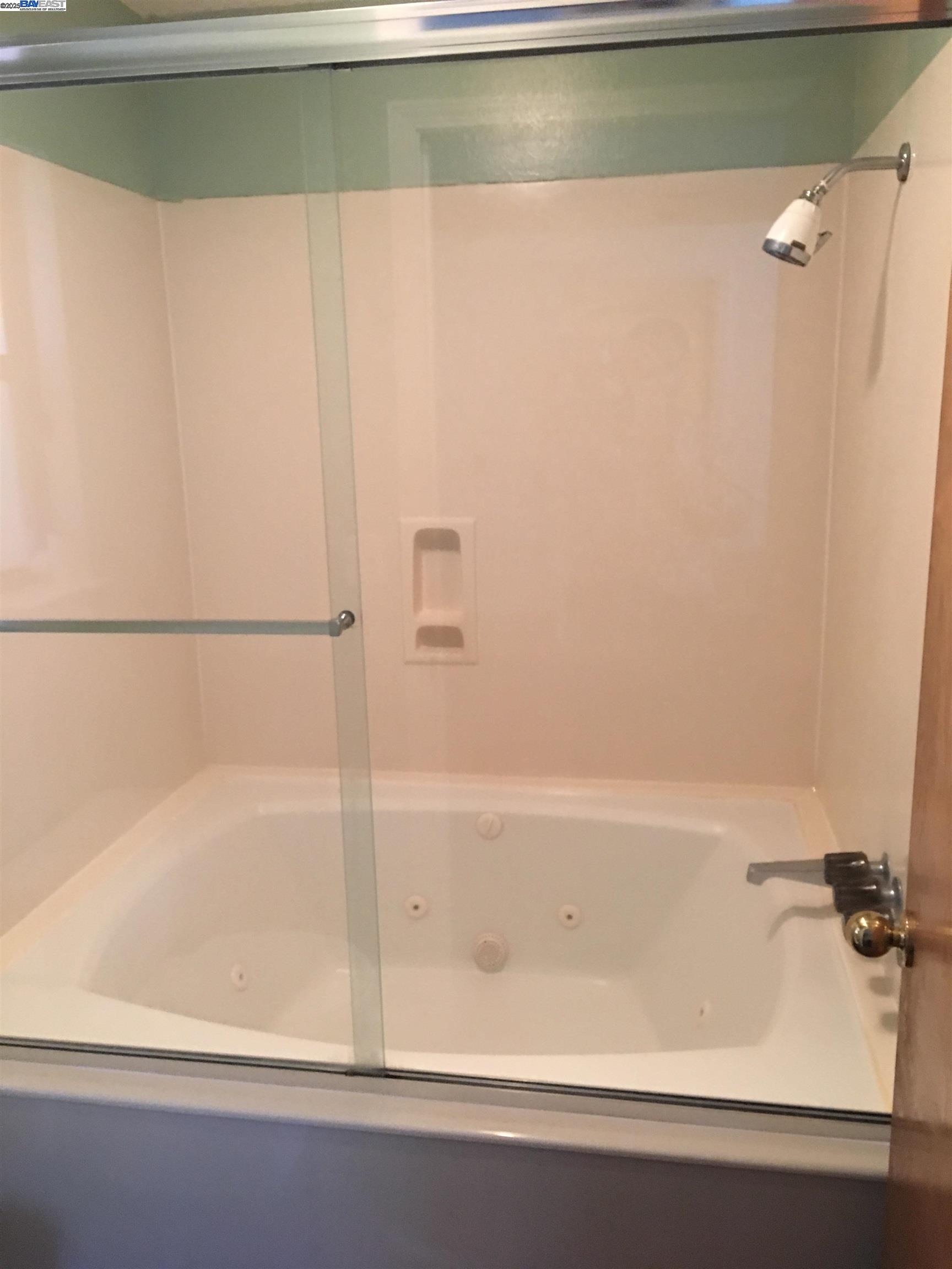 Detail Gallery Image 12 of 13 For Cynthia Ct, Hayward,  CA 94541 - 4 Beds | 2/1 Baths
