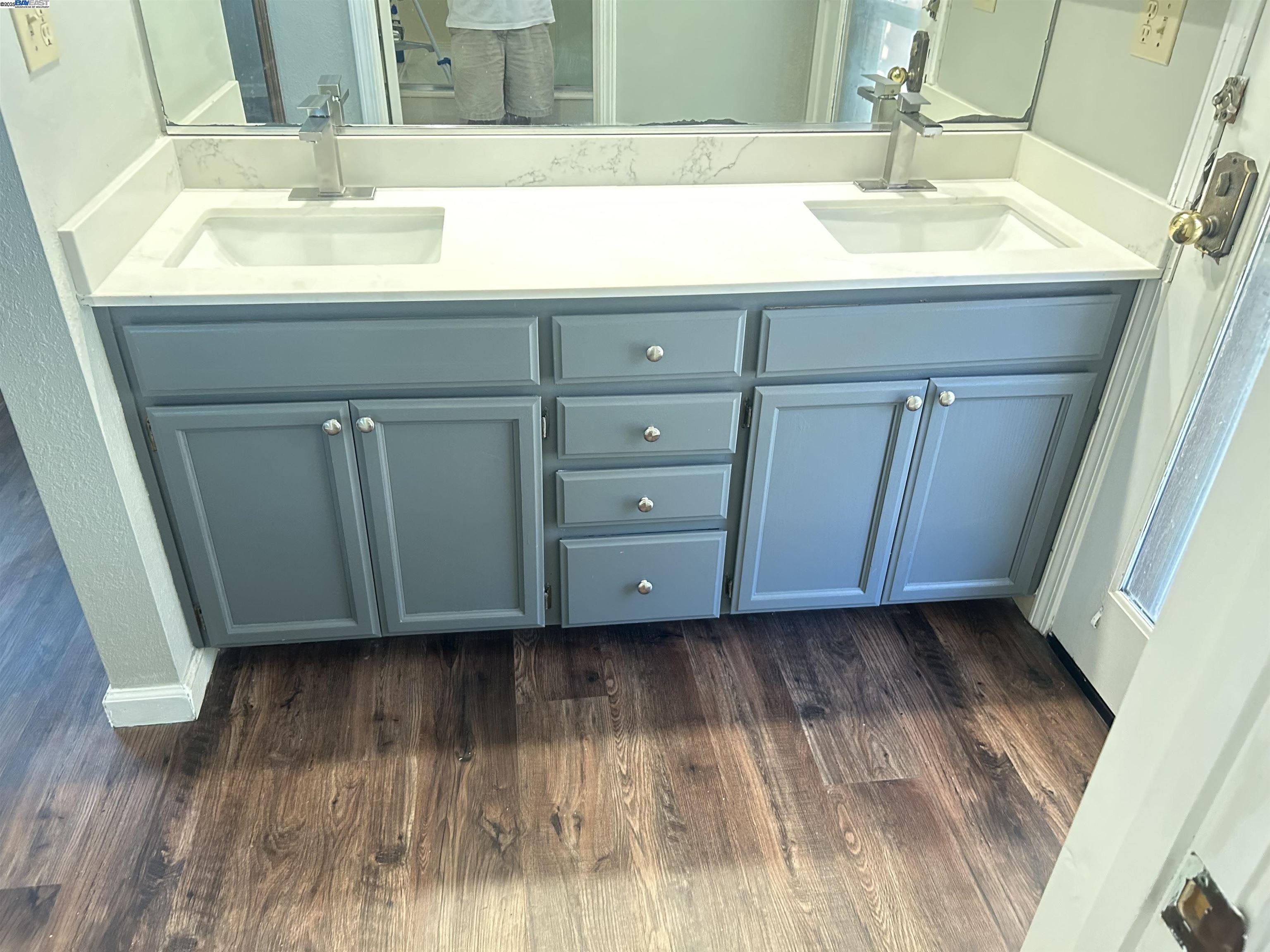 Detail Gallery Image 10 of 13 For Cynthia Ct, Hayward,  CA 94541 - 4 Beds | 2/1 Baths