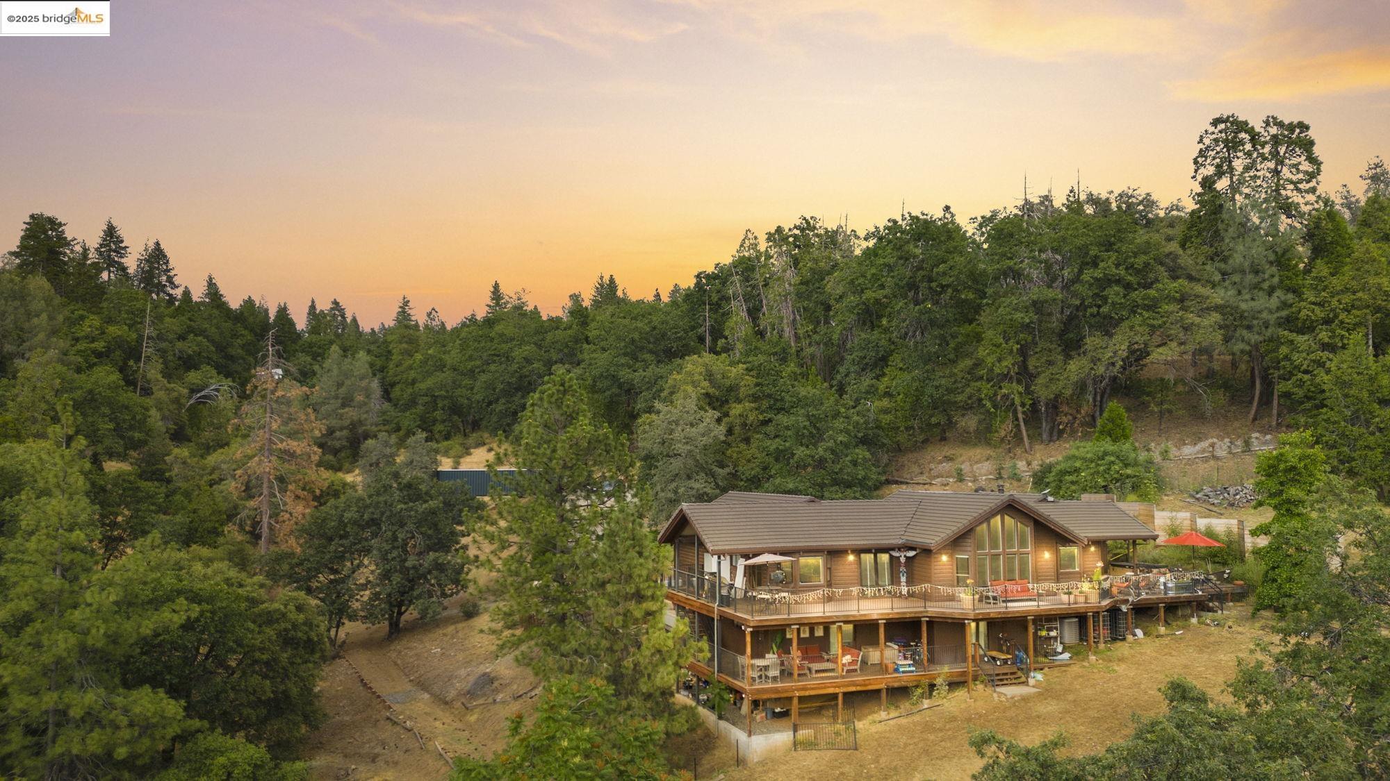 Detail Gallery Image 2 of 58 For 21762 Hunts Rd, Sonora,  CA 95370 - 3 Beds | 3 Baths