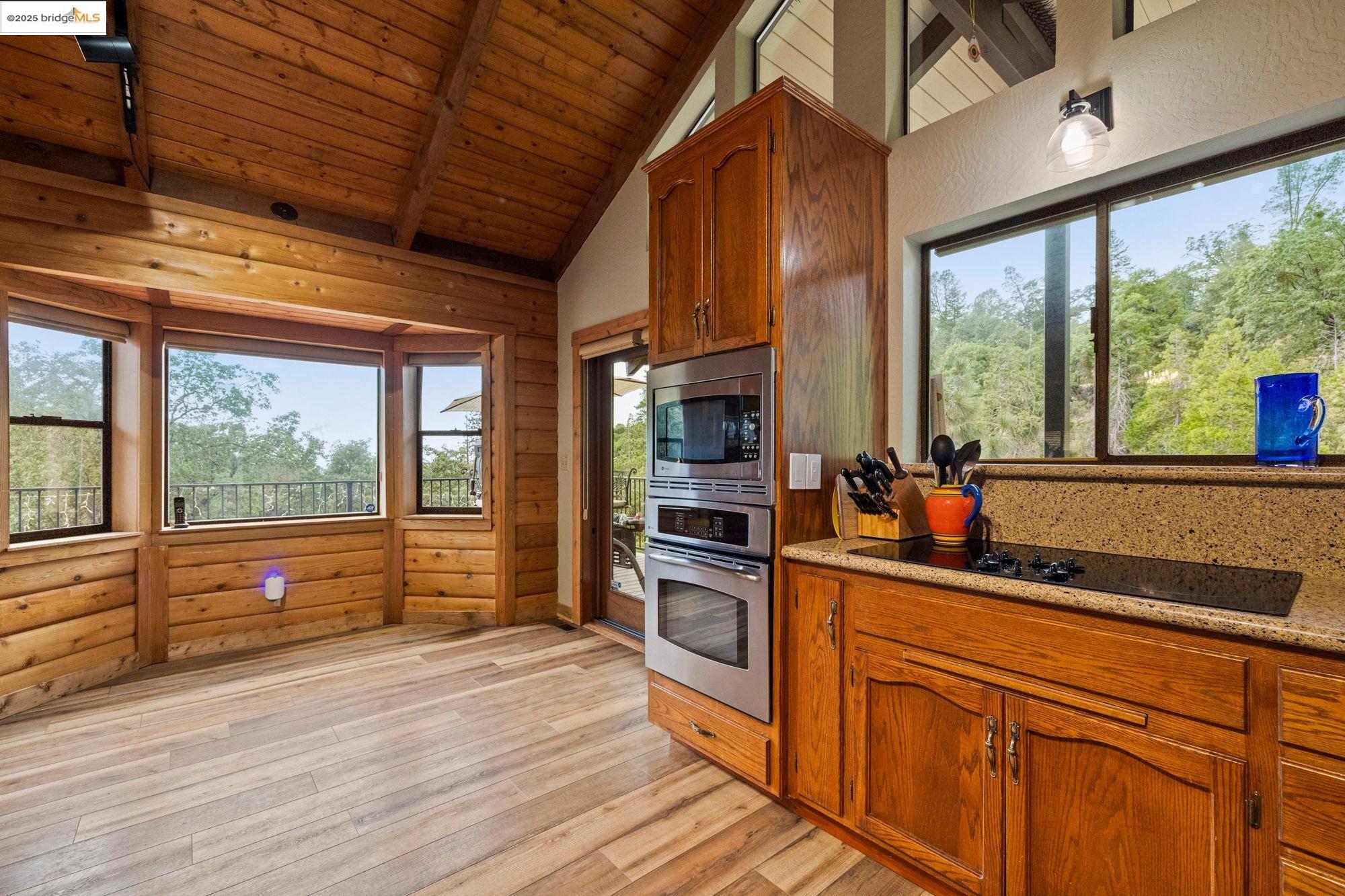 Detail Gallery Image 18 of 58 For 21762 Hunts Rd, Sonora,  CA 95370 - 3 Beds | 3 Baths