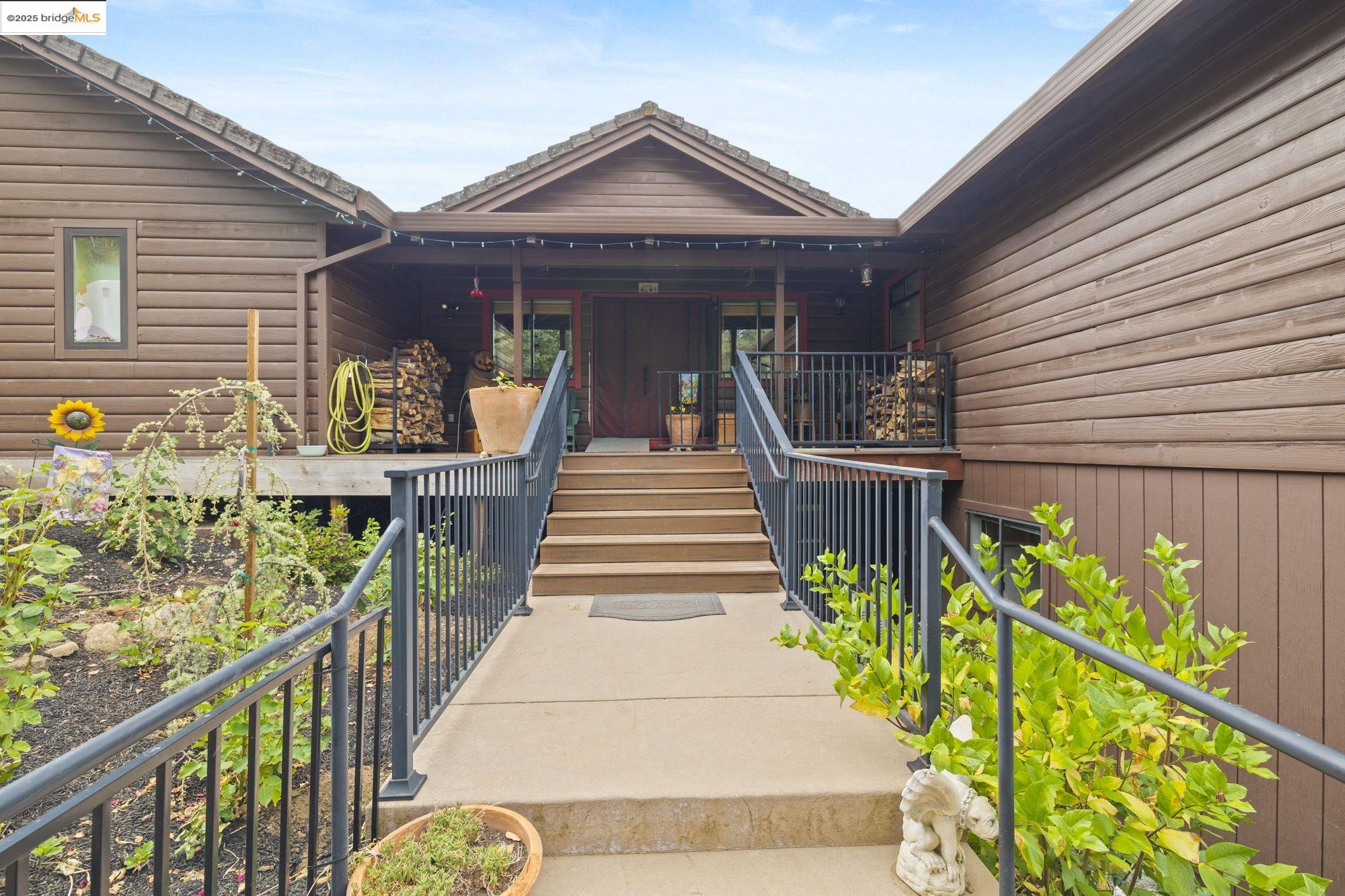 Detail Gallery Image 3 of 58 For 21762 Hunts Rd, Sonora,  CA 95370 - 3 Beds | 3 Baths