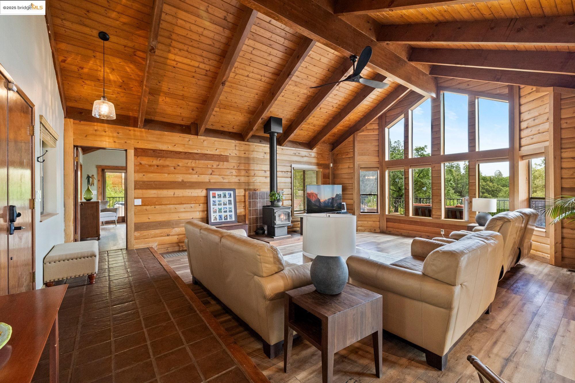 Detail Gallery Image 4 of 58 For 21762 Hunts Rd, Sonora,  CA 95370 - 3 Beds | 3 Baths