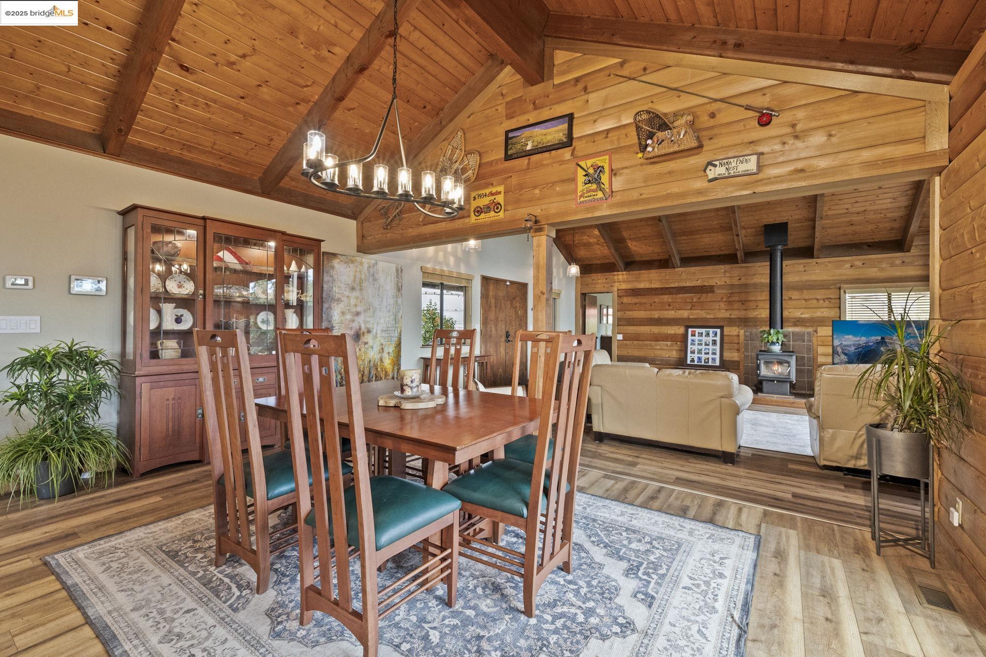 Detail Gallery Image 5 of 58 For 21762 Hunts Rd, Sonora,  CA 95370 - 3 Beds | 3 Baths
