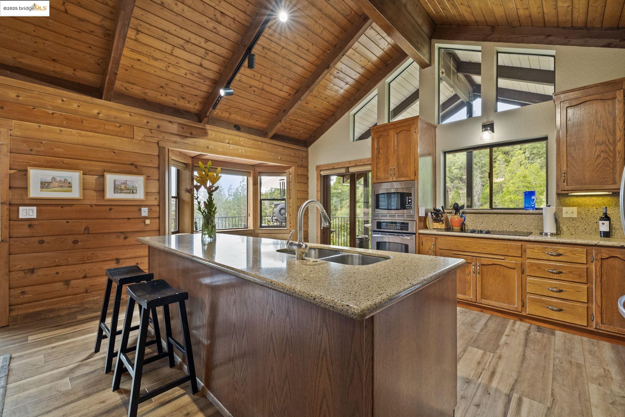 Detail Gallery Image 6 of 58 For 21762 Hunts Rd, Sonora,  CA 95370 - 3 Beds | 3 Baths