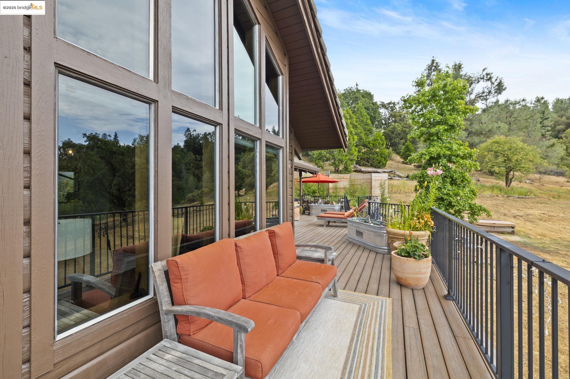 Detail Gallery Image 8 of 58 For 21762 Hunts Rd, Sonora,  CA 95370 - 3 Beds | 3 Baths