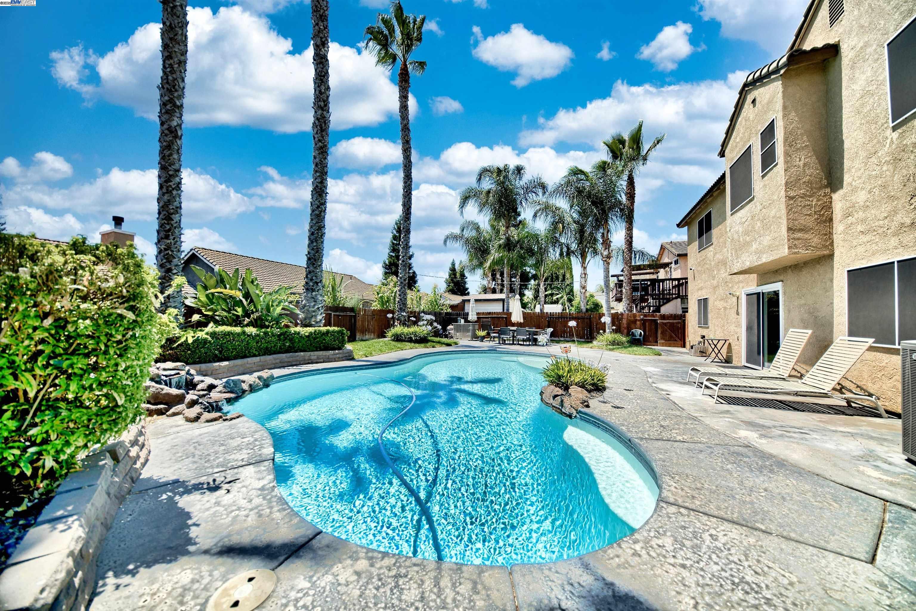Detail Gallery Image 1 of 32 For 4516 Old Mill Ct, Salida,  CA 95368 - 4 Beds | 2/1 Baths