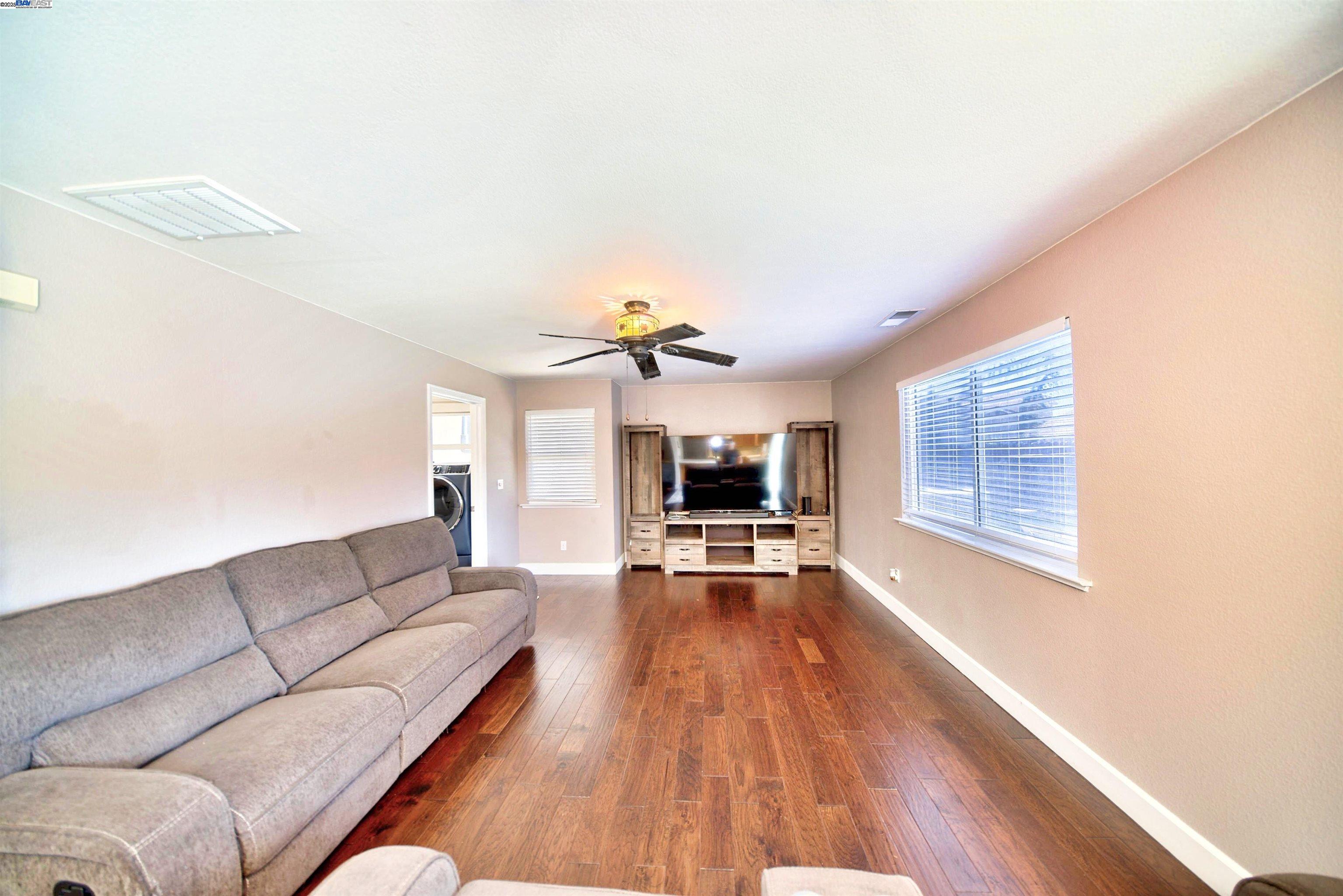 Detail Gallery Image 12 of 32 For 4516 Old Mill Ct, Salida,  CA 95368 - 4 Beds | 2/1 Baths