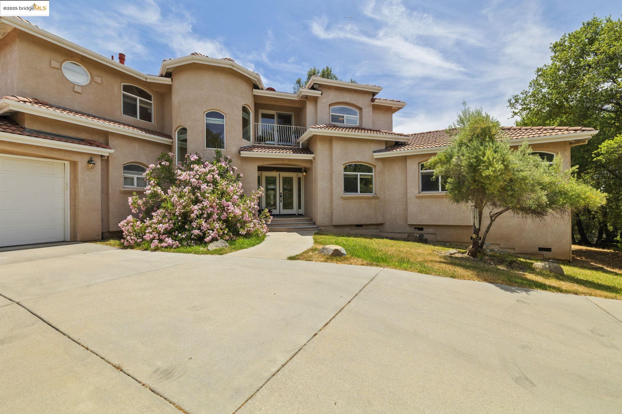 Detail Gallery Image 1 of 1 For 14542 Lake Vista Dr, Sonora,  CA 95370 - 4 Beds | 2/2 Baths