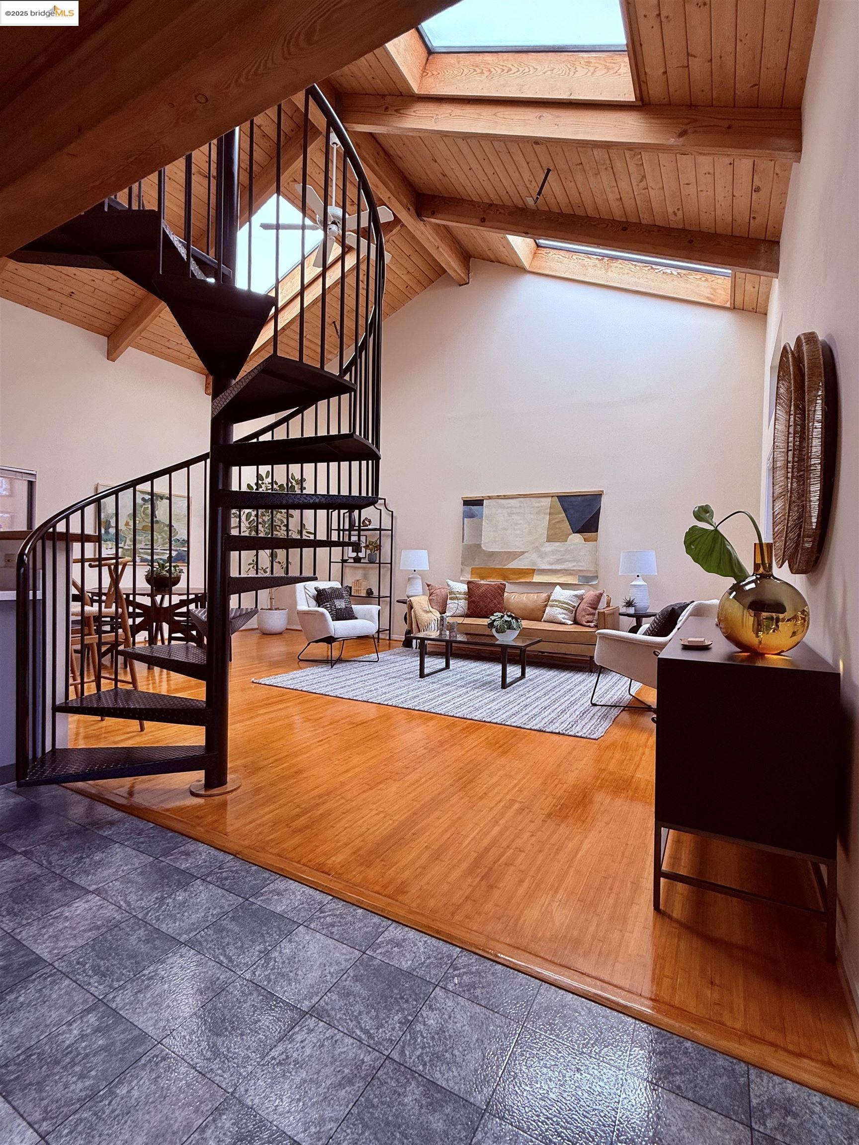 Detail Gallery Image 8 of 26 For 2120 6th Street #11,  Berkeley,  CA 94710 - 1 Beds | 1 Baths