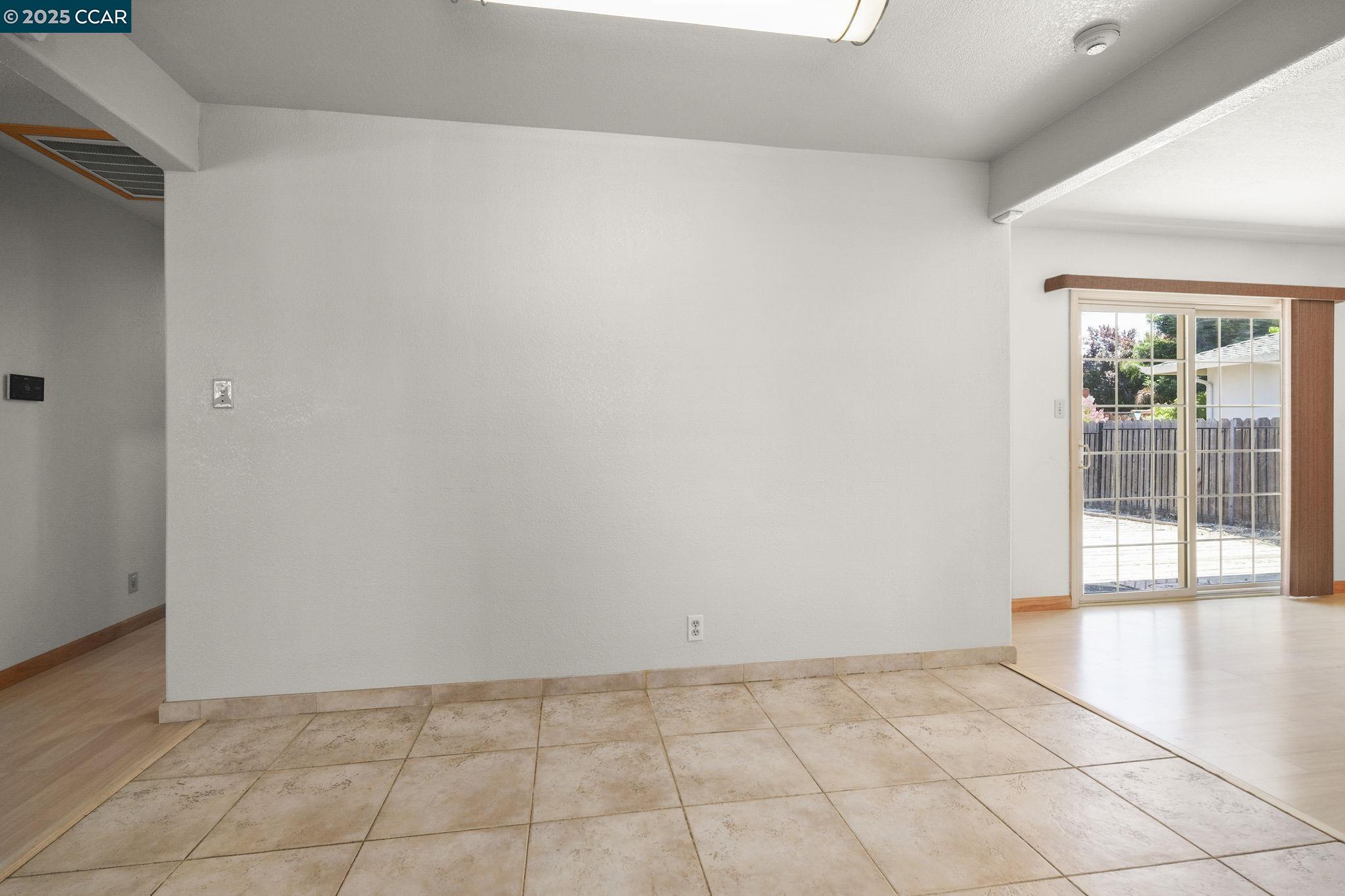 Detail Gallery Image 11 of 33 For 928 Sassel Ave, Concord,  CA 94518 - 4 Beds | 2 Baths