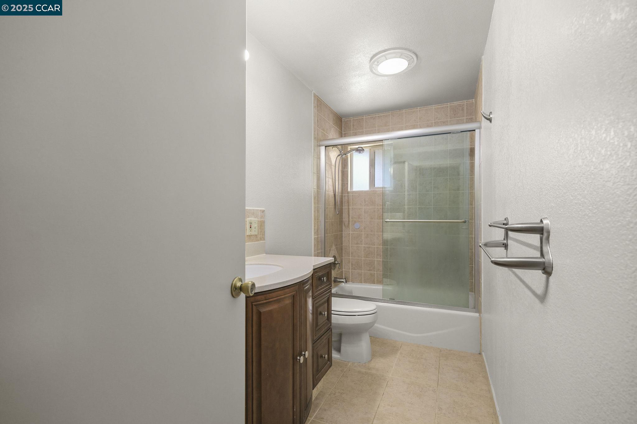 Detail Gallery Image 24 of 33 For 928 Sassel Ave, Concord,  CA 94518 - 4 Beds | 2 Baths
