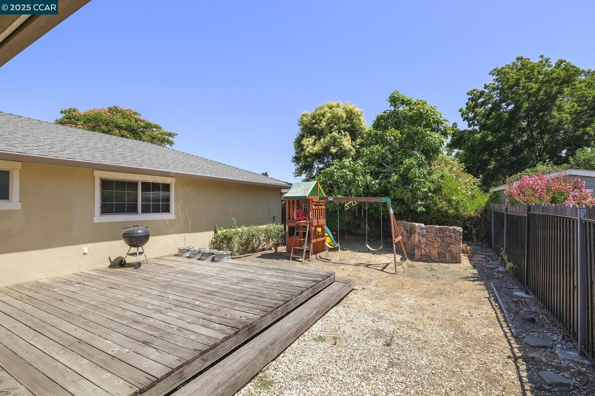 Detail Gallery Image 27 of 33 For 928 Sassel Ave, Concord,  CA 94518 - 4 Beds | 2 Baths