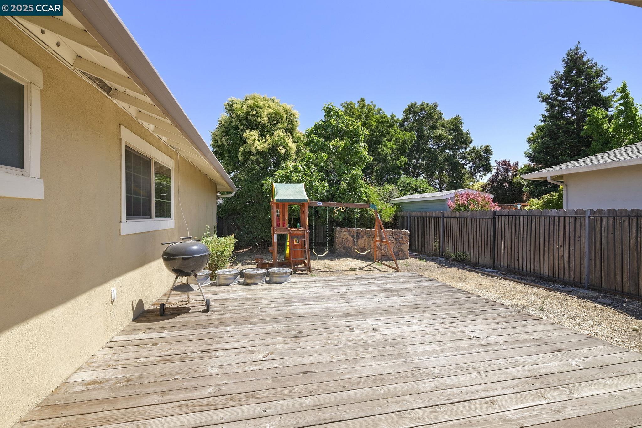 Detail Gallery Image 28 of 33 For 928 Sassel Ave, Concord,  CA 94518 - 4 Beds | 2 Baths