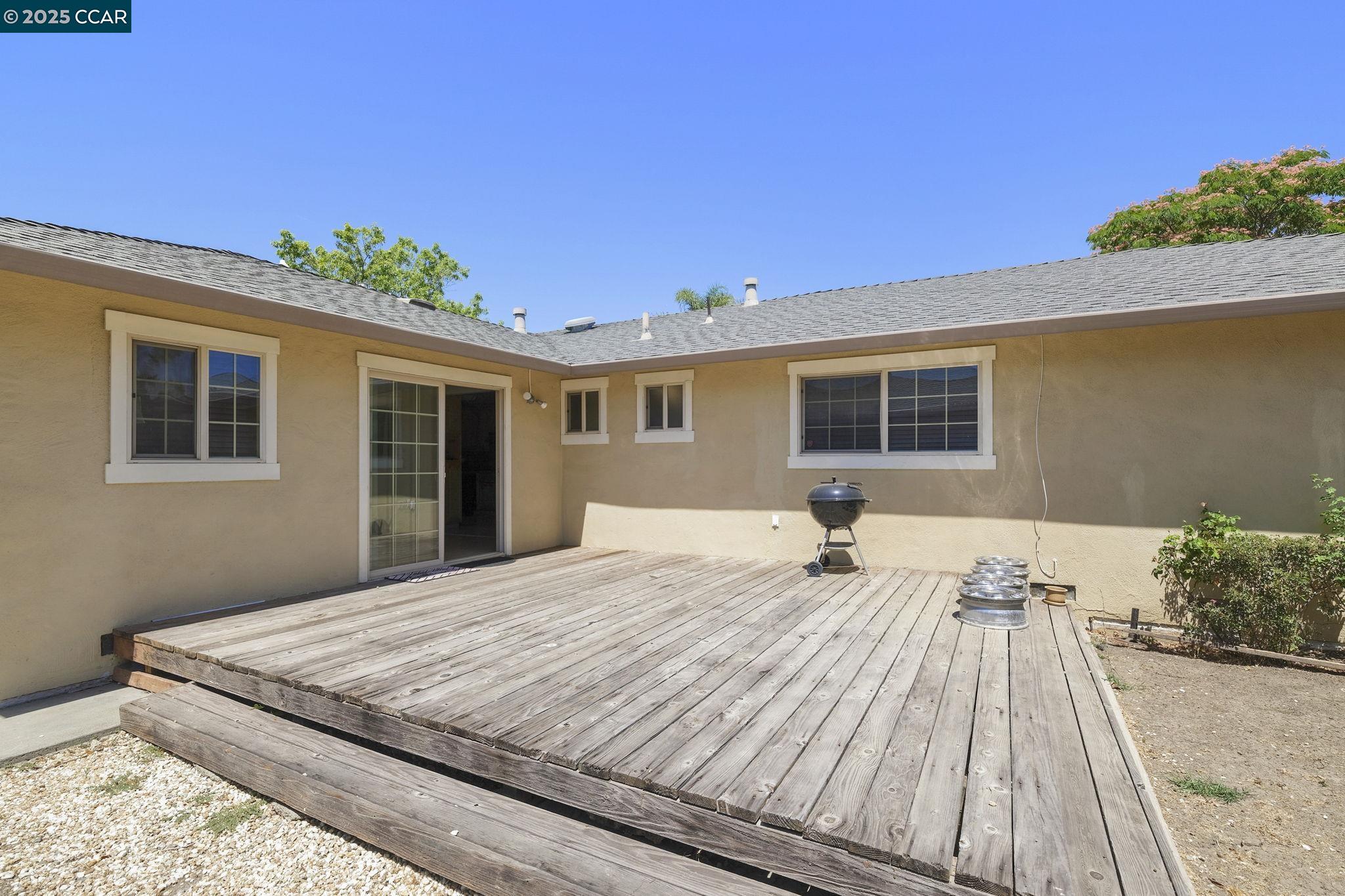 Detail Gallery Image 30 of 33 For 928 Sassel Ave, Concord,  CA 94518 - 4 Beds | 2 Baths