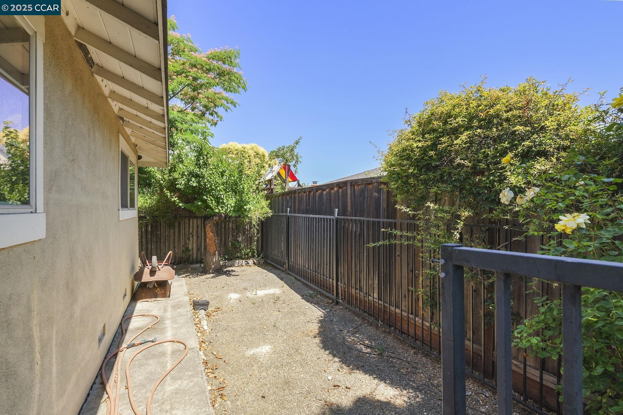 Detail Gallery Image 31 of 33 For 928 Sassel Ave, Concord,  CA 94518 - 4 Beds | 2 Baths