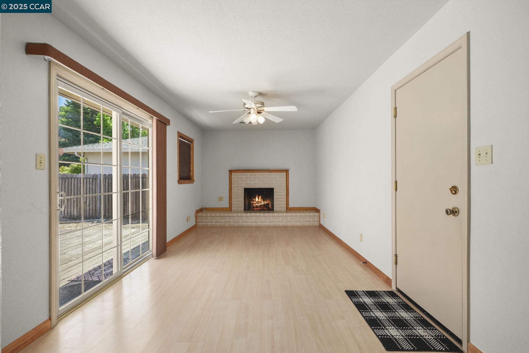 Detail Gallery Image 9 of 33 For 928 Sassel Ave, Concord,  CA 94518 - 4 Beds | 2 Baths