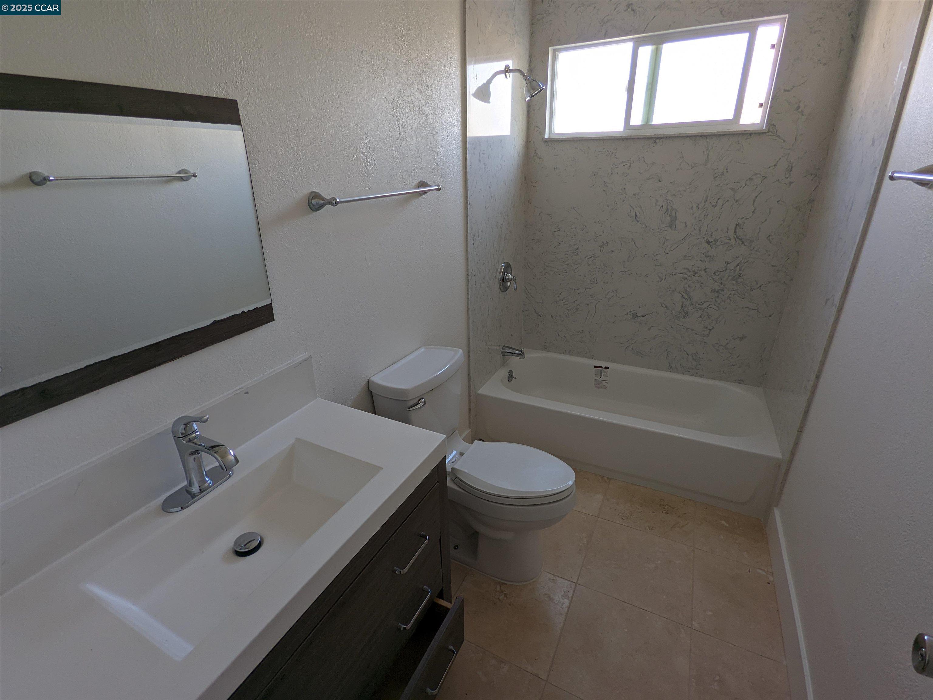Detail Gallery Image 11 of 15 For 2008 Marin St a,  Vallejo,  CA 94590 - 2 Beds | 1 Baths