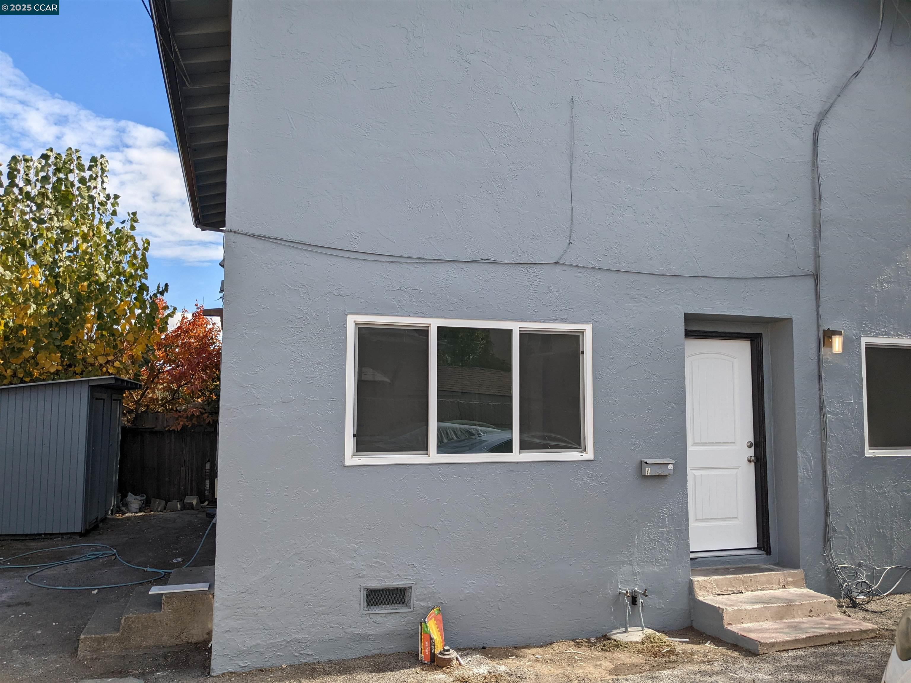 Detail Gallery Image 3 of 15 For 2008 Marin St a,  Vallejo,  CA 94590 - 2 Beds | 1 Baths