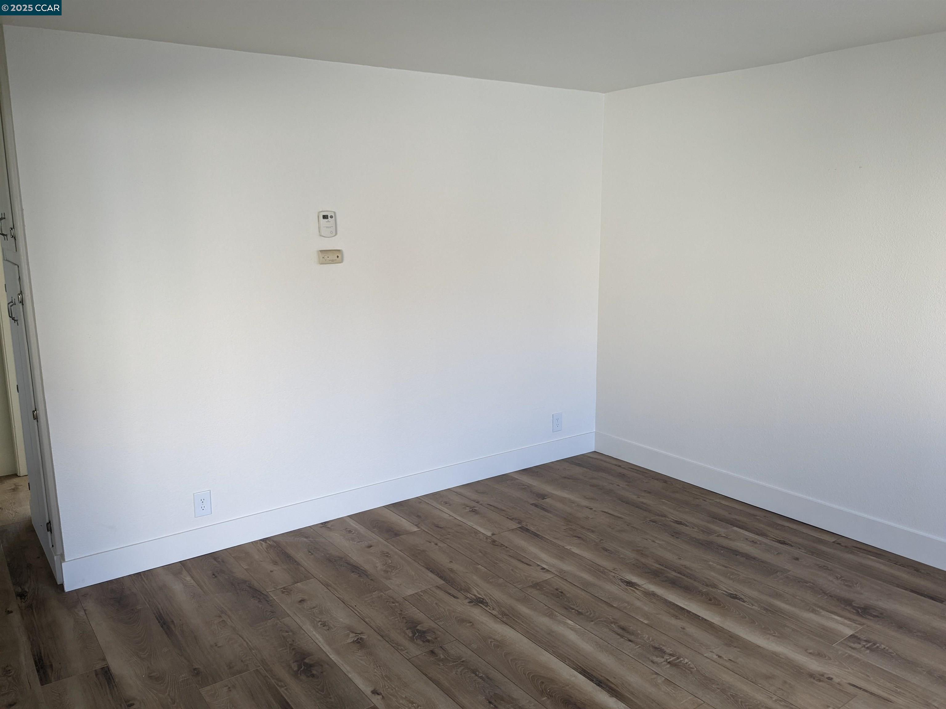 Detail Gallery Image 4 of 15 For 2008 Marin St a,  Vallejo,  CA 94590 - 2 Beds | 1 Baths