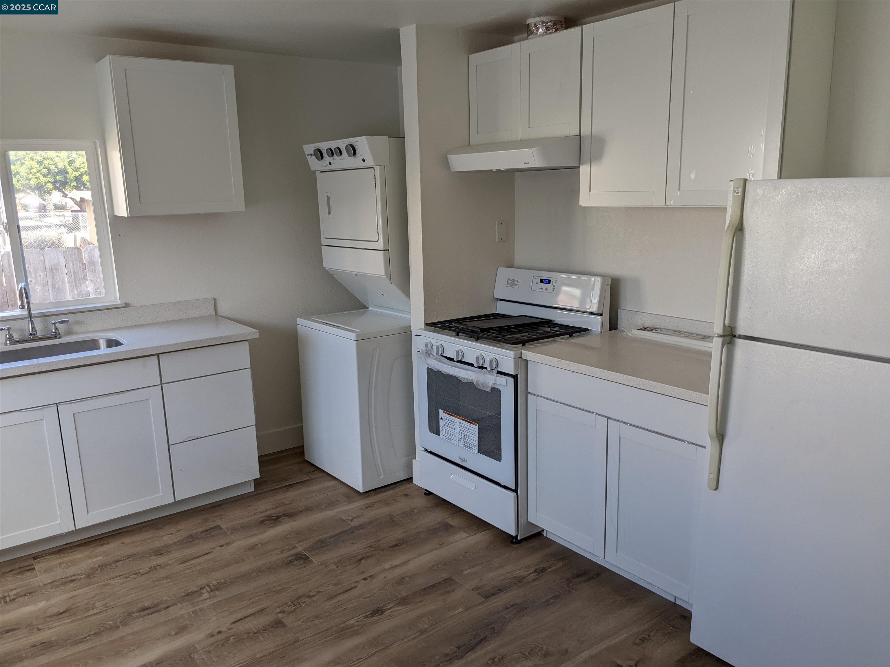 Detail Gallery Image 7 of 15 For 2008 Marin St a,  Vallejo,  CA 94590 - 2 Beds | 1 Baths