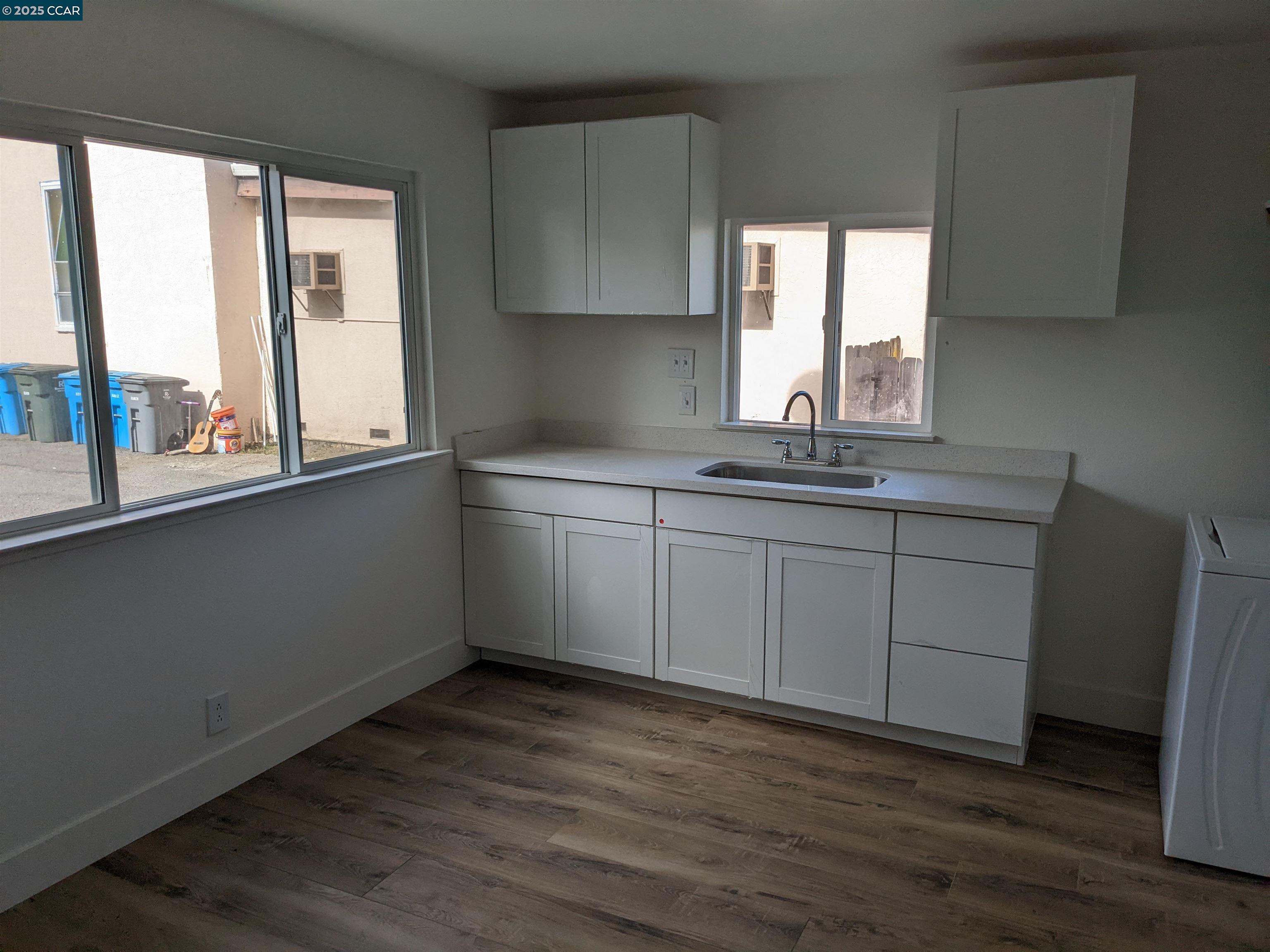 Detail Gallery Image 8 of 15 For 2008 Marin St a,  Vallejo,  CA 94590 - 2 Beds | 1 Baths
