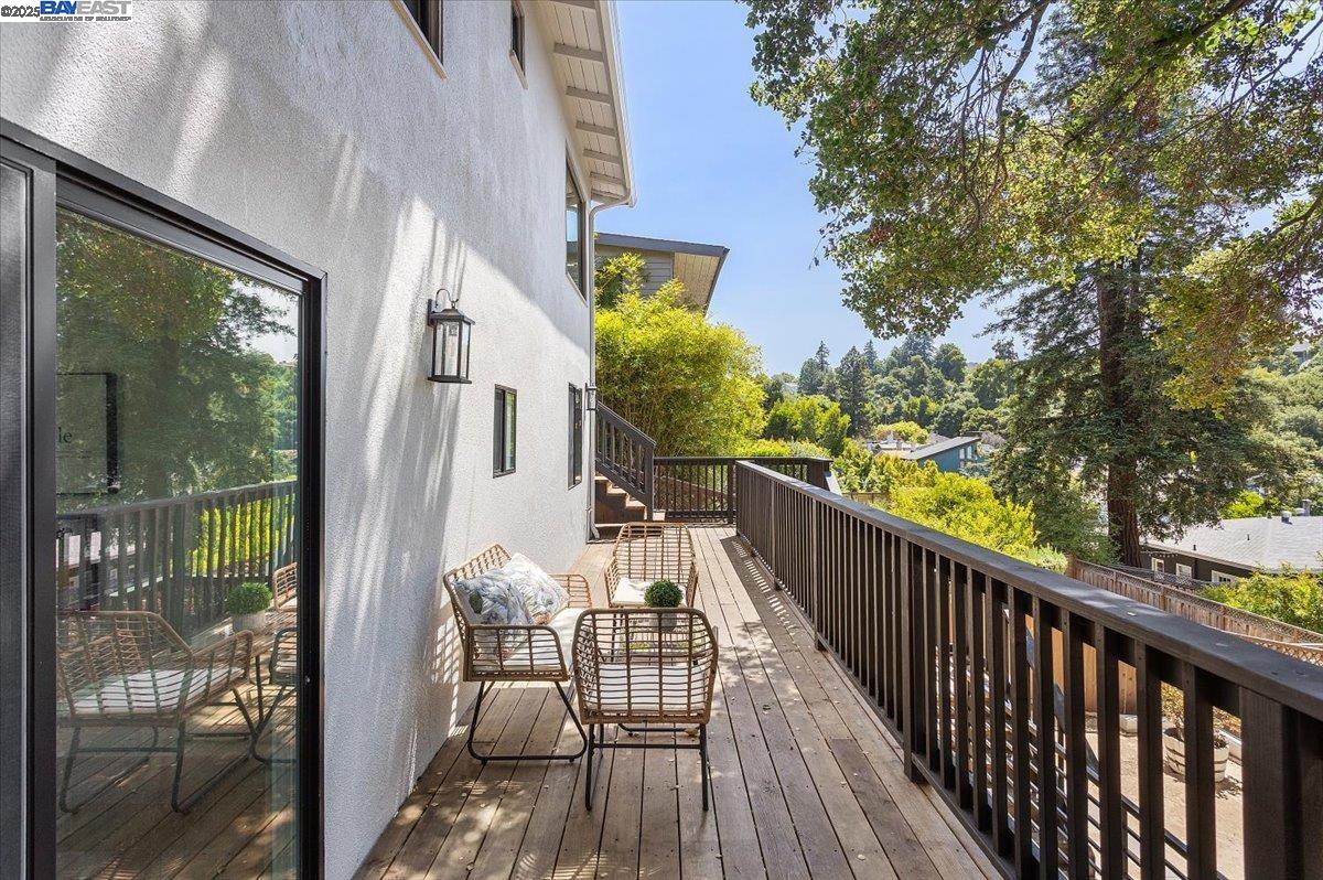 Detail Gallery Image 15 of 60 For 689 Santa Ray Ave, Oakland,  CA 94610 - 4 Beds | 3/1 Baths