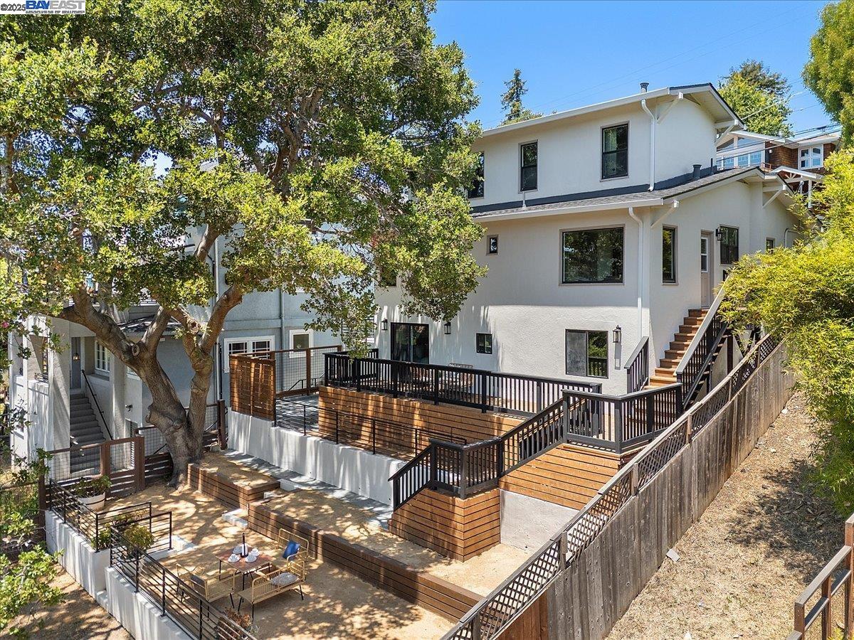 Detail Gallery Image 16 of 60 For 689 Santa Ray Ave, Oakland,  CA 94610 - 4 Beds | 3/1 Baths
