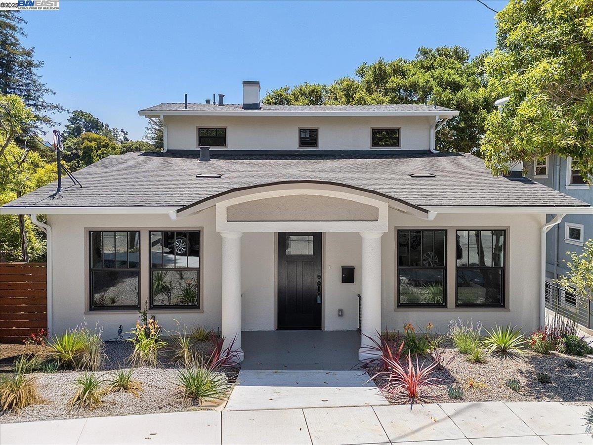 Detail Gallery Image 16 of 60 For 689 Santa Ray Ave, Oakland,  CA 94610 - 4 Beds | 3/1 Baths
