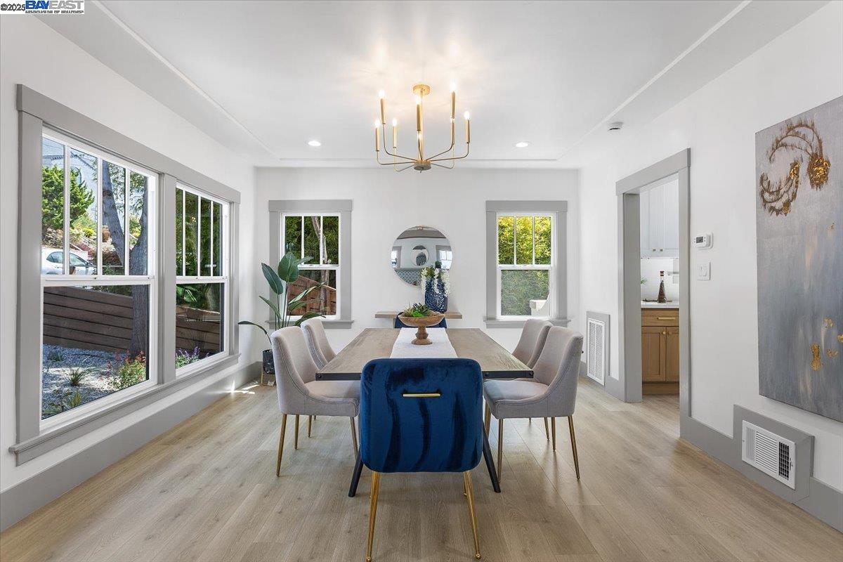 Detail Gallery Image 19 of 60 For 689 Santa Ray Ave, Oakland,  CA 94610 - 4 Beds | 3/1 Baths