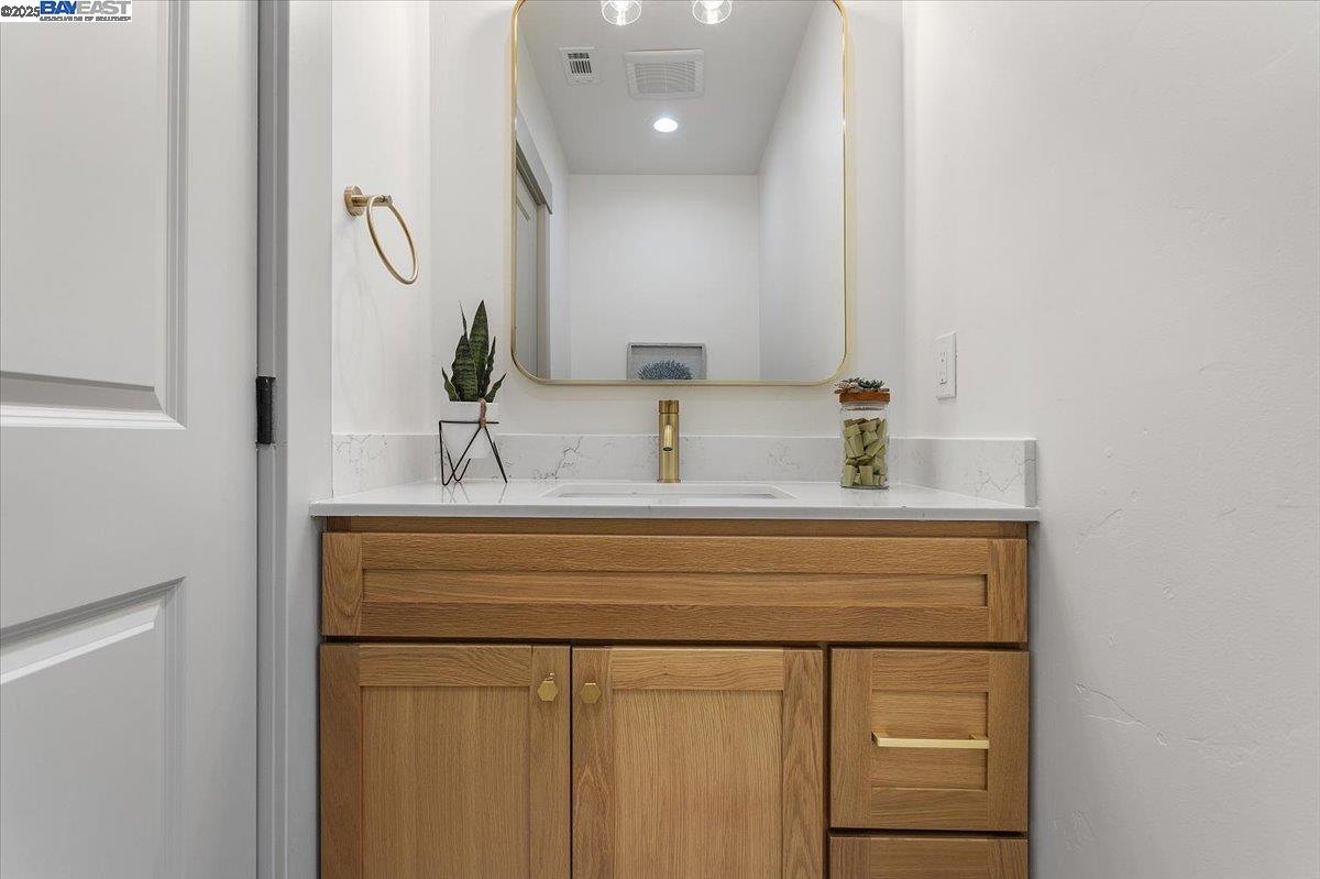 Detail Gallery Image 27 of 60 For 689 Santa Ray Ave, Oakland,  CA 94610 - 4 Beds | 3/1 Baths