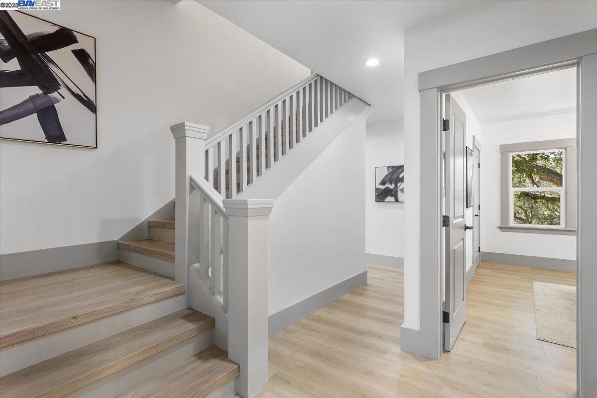 Detail Gallery Image 29 of 60 For 689 Santa Ray Ave, Oakland,  CA 94610 - 4 Beds | 3/1 Baths