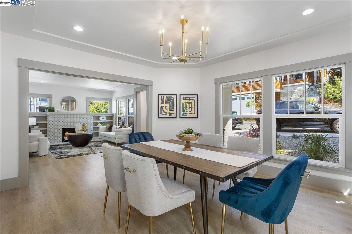 Detail Gallery Image 5 of 60 For 689 Santa Ray Ave, Oakland,  CA 94610 - 4 Beds | 3/1 Baths