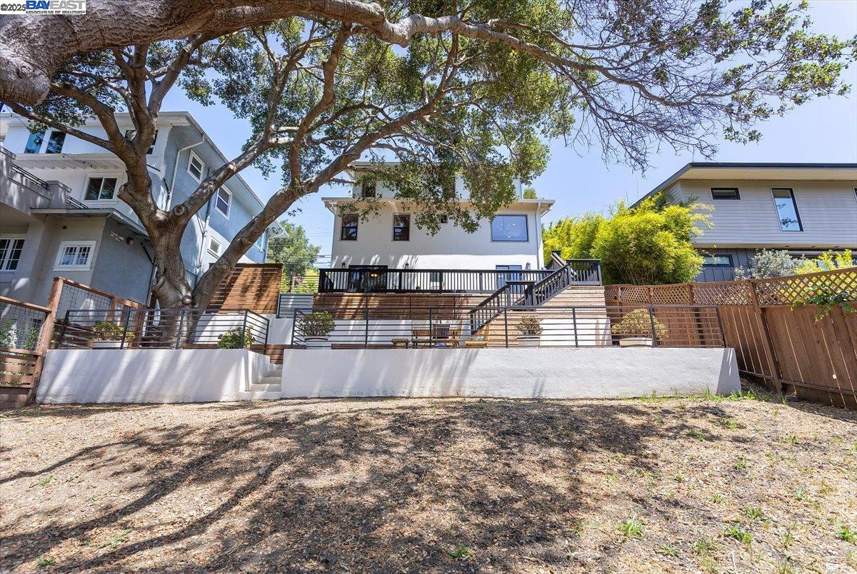 Detail Gallery Image 50 of 60 For 689 Santa Ray Ave, Oakland,  CA 94610 - 4 Beds | 3/1 Baths