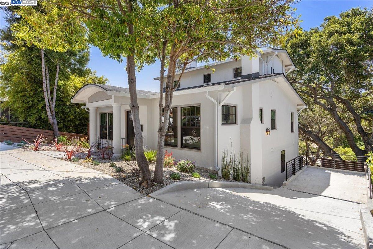 Detail Gallery Image 51 of 60 For 689 Santa Ray Ave, Oakland,  CA 94610 - 4 Beds | 3/1 Baths