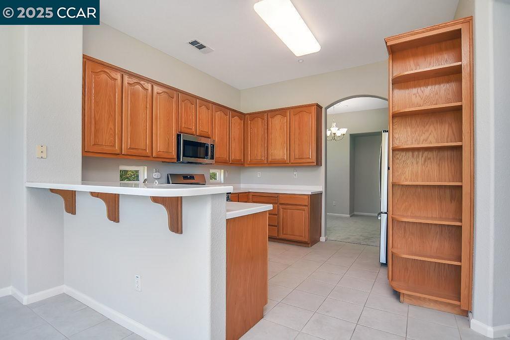 Detail Gallery Image 13 of 39 For 1090 Bountiful Way, Brentwood,  CA 94513 - 3 Beds | 2/1 Baths