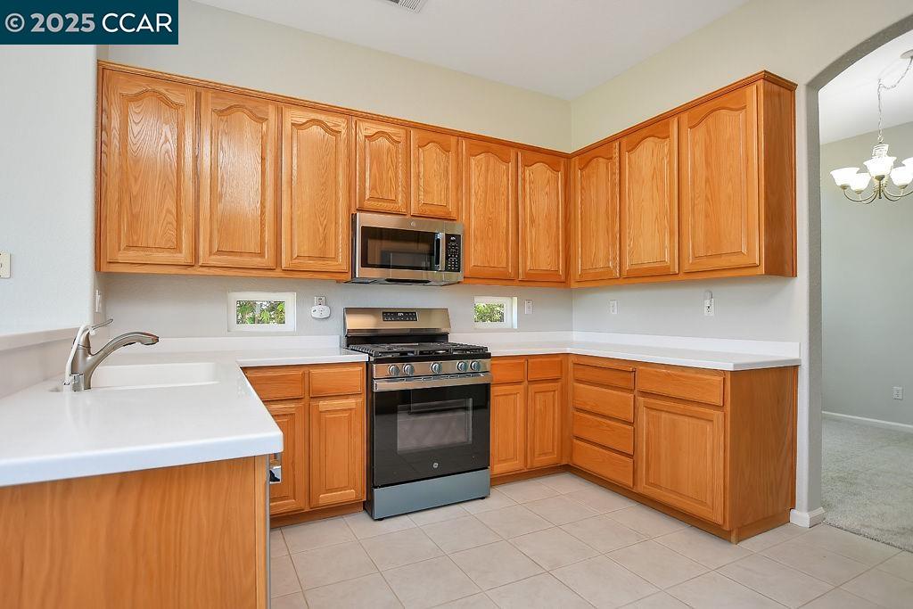 Detail Gallery Image 14 of 39 For 1090 Bountiful Way, Brentwood,  CA 94513 - 3 Beds | 2/1 Baths