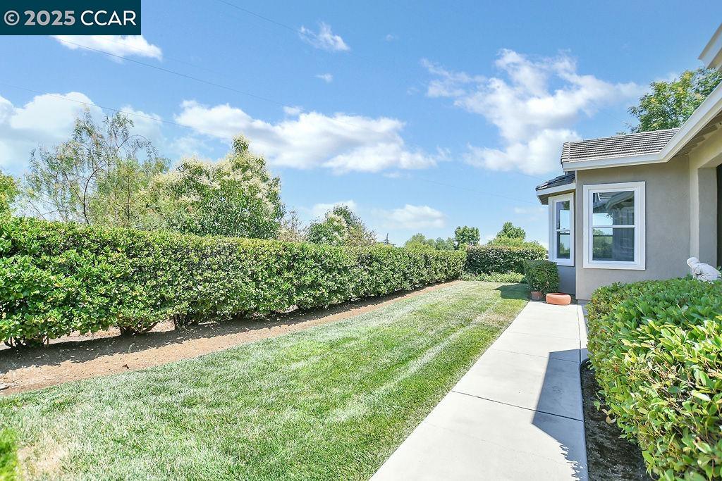 Detail Gallery Image 28 of 39 For 1090 Bountiful Way, Brentwood,  CA 94513 - 3 Beds | 2/1 Baths
