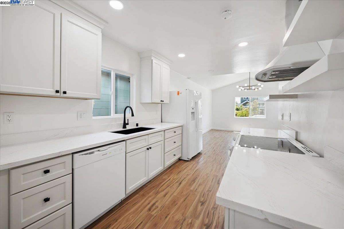Detail Gallery Image 15 of 52 For 917 Channing Way, Berkeley,  CA 94710 - 5 Beds | 3 Baths