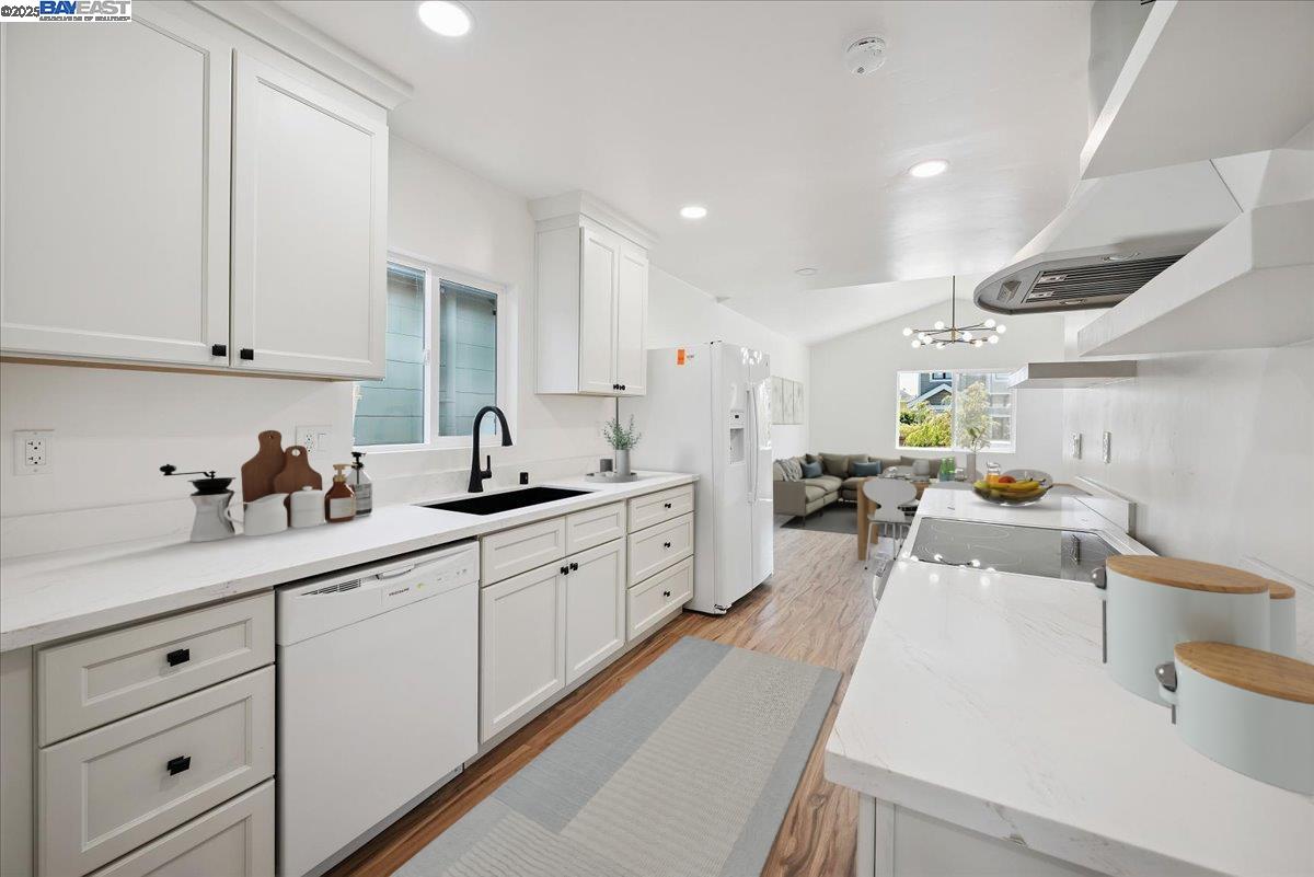 Detail Gallery Image 16 of 52 For 917 Channing Way, Berkeley,  CA 94710 - 5 Beds | 3 Baths