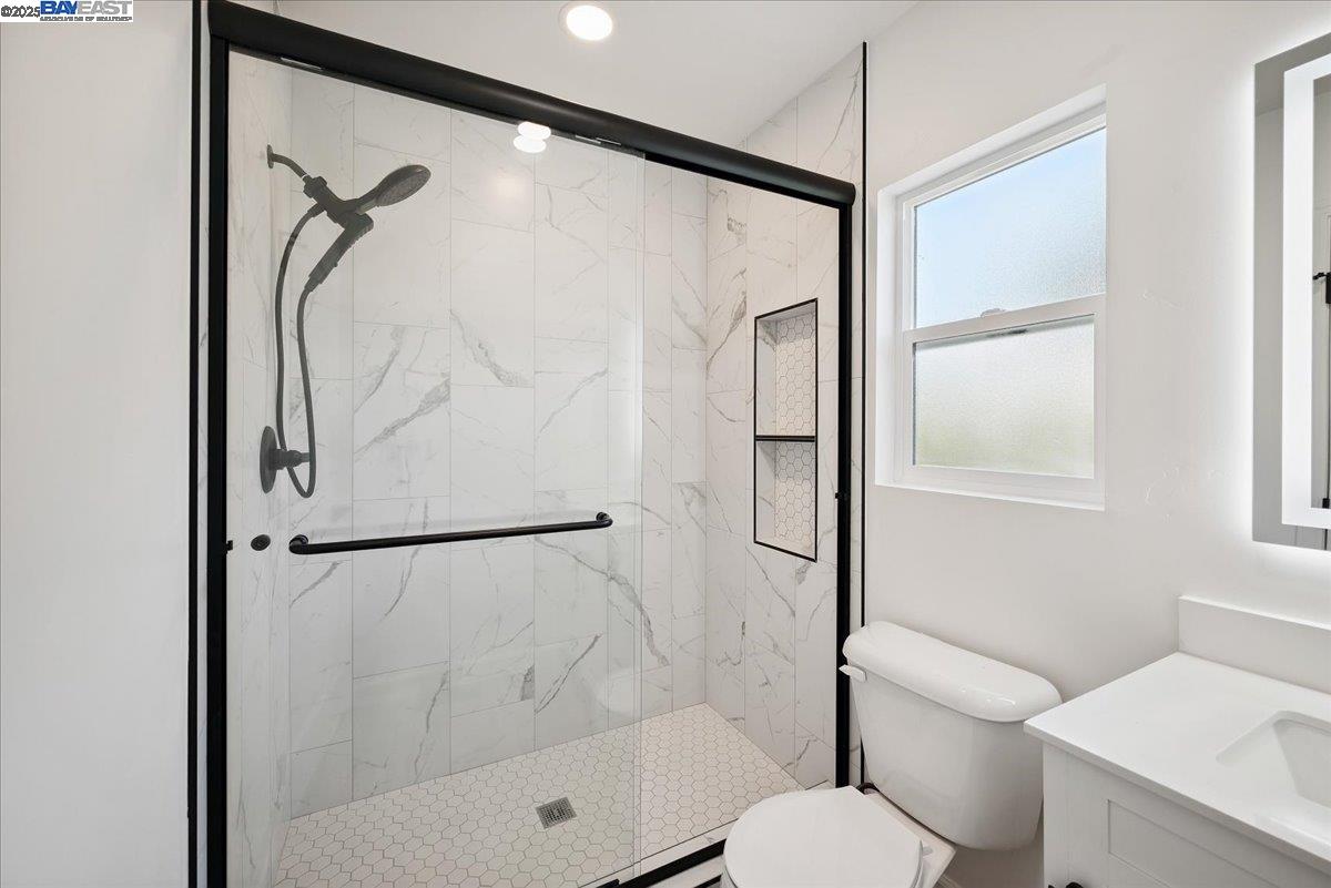 Detail Gallery Image 21 of 52 For 917 Channing Way, Berkeley,  CA 94710 - 5 Beds | 3 Baths
