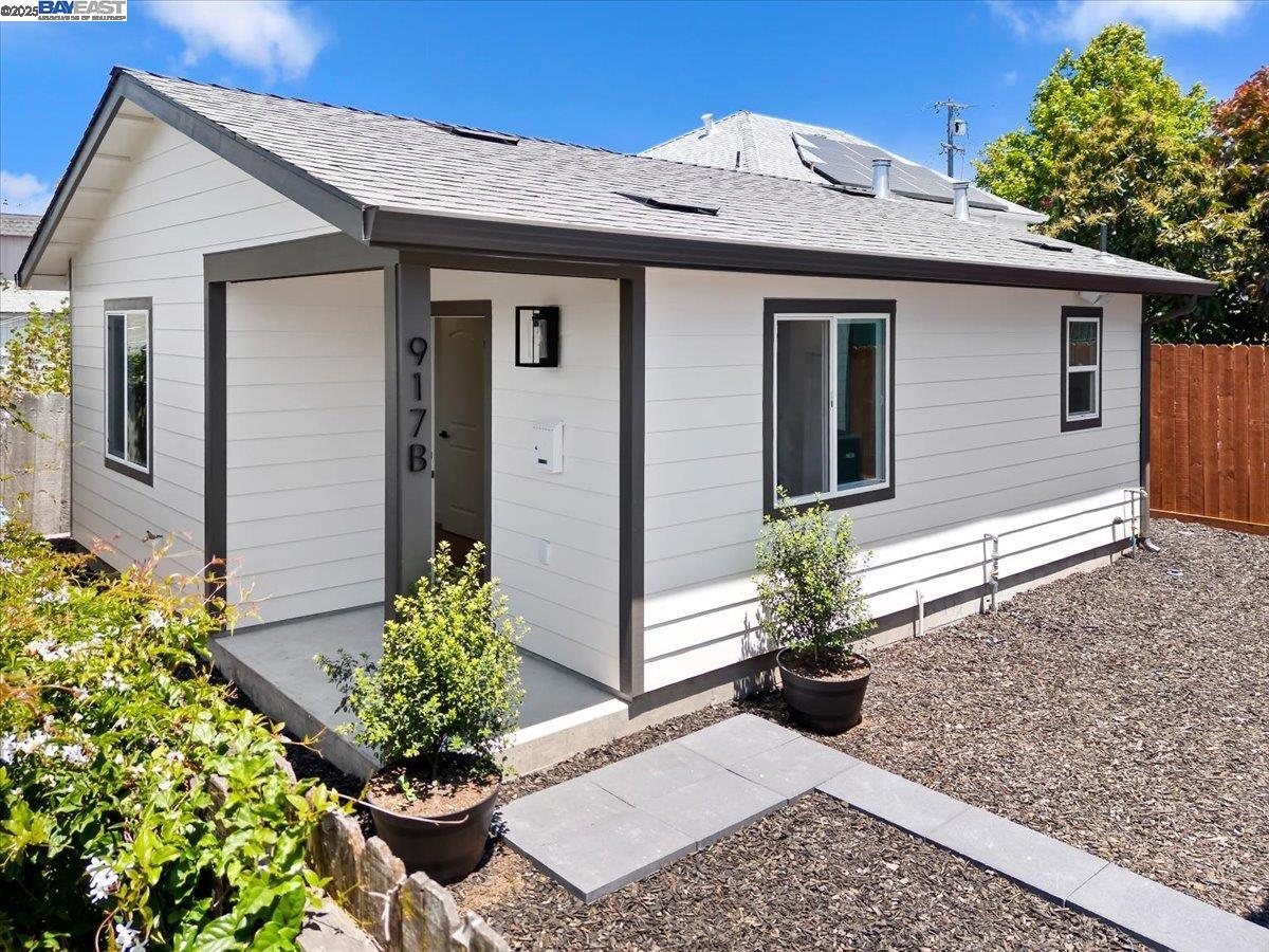Detail Gallery Image 28 of 52 For 917 Channing Way, Berkeley,  CA 94710 - 5 Beds | 3 Baths