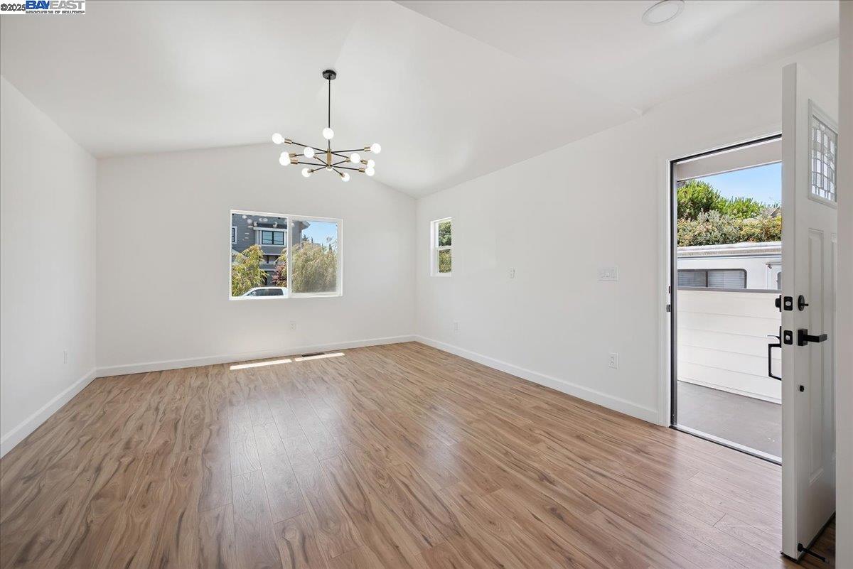 Detail Gallery Image 8 of 52 For 917 Channing Way, Berkeley,  CA 94710 - 5 Beds | 3 Baths