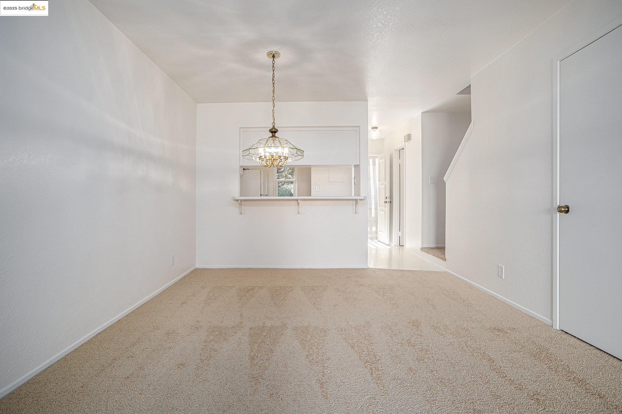 Photo #8: 41102776 Listing: Photo #8