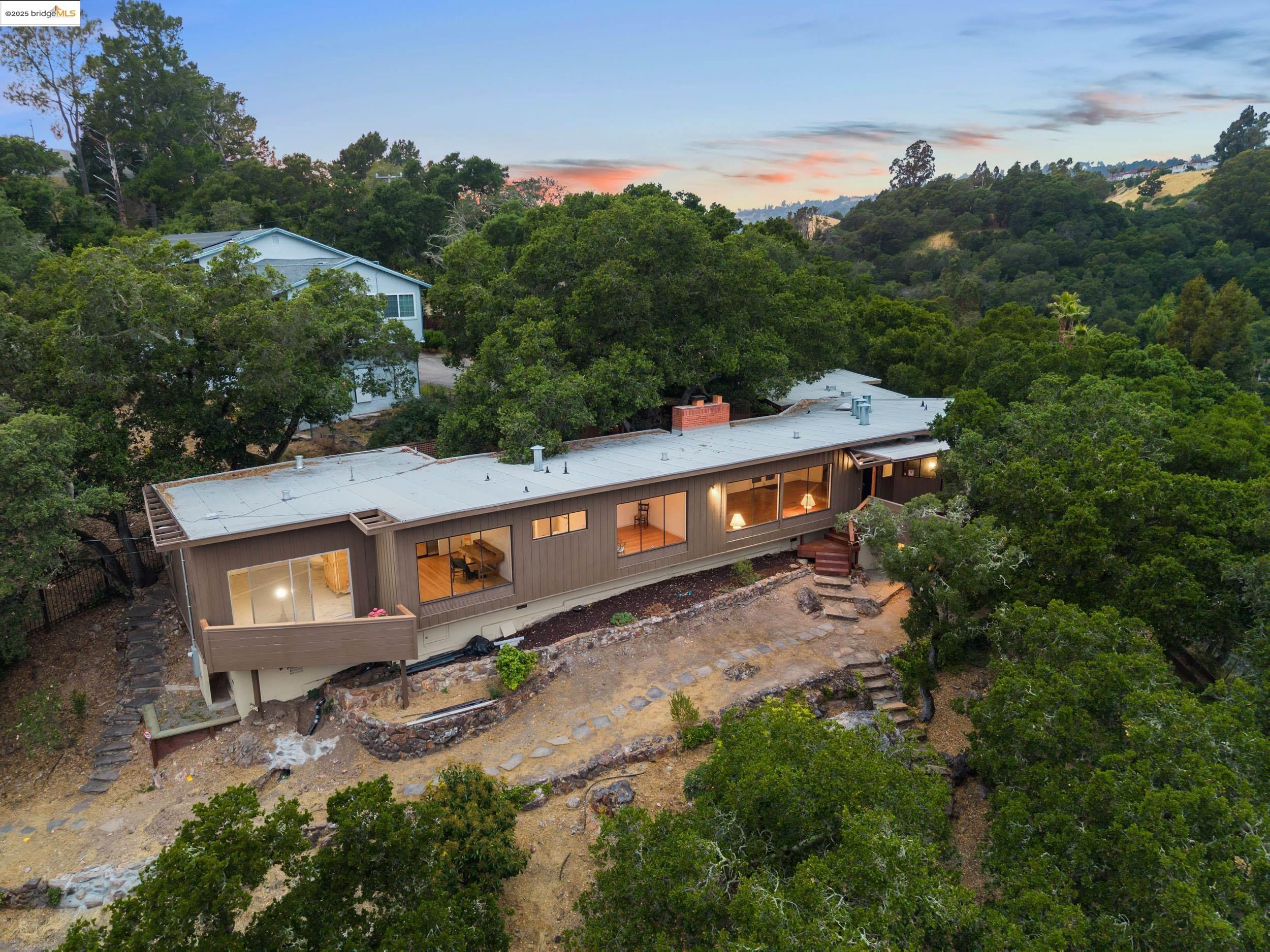 Thumbnail for 4545 Oak Hill Rd, Oakland, CA 94605