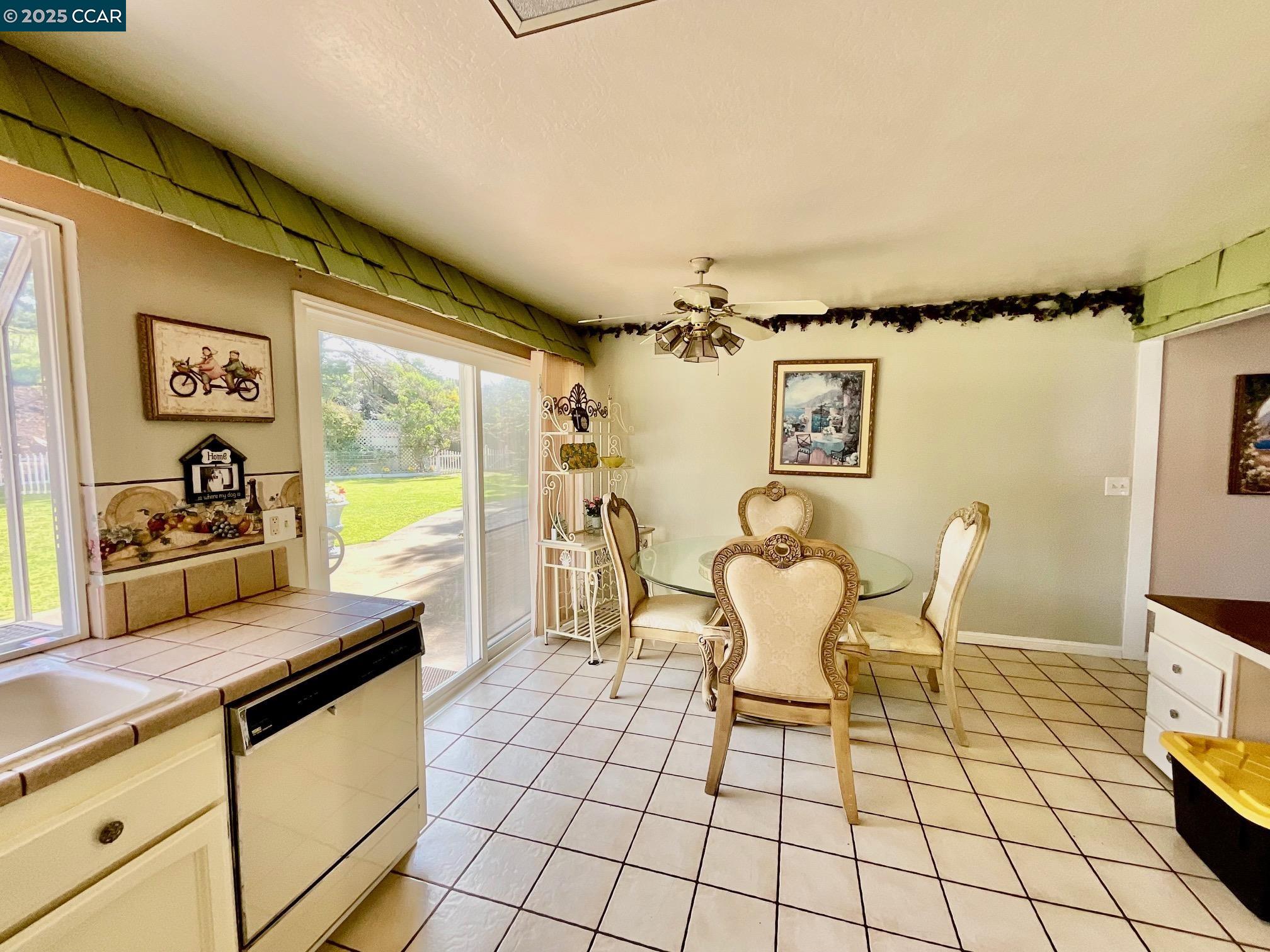 Detail Gallery Image 16 of 60 For 403 Gerald Court, Benicia,  CA 94510 - 4 Beds | 3 Baths