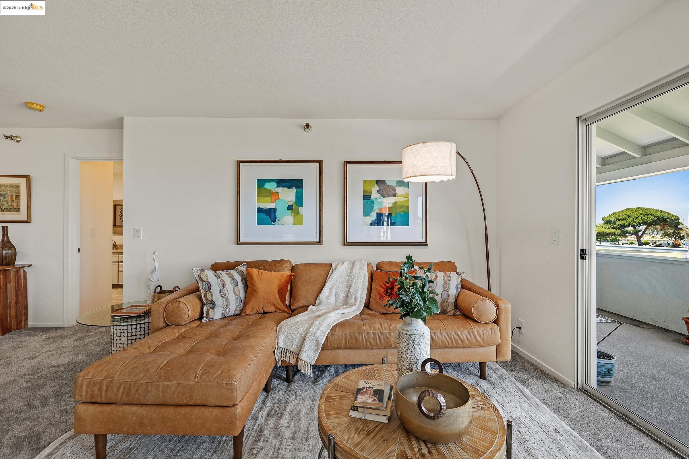 1205 Melville Sq 209