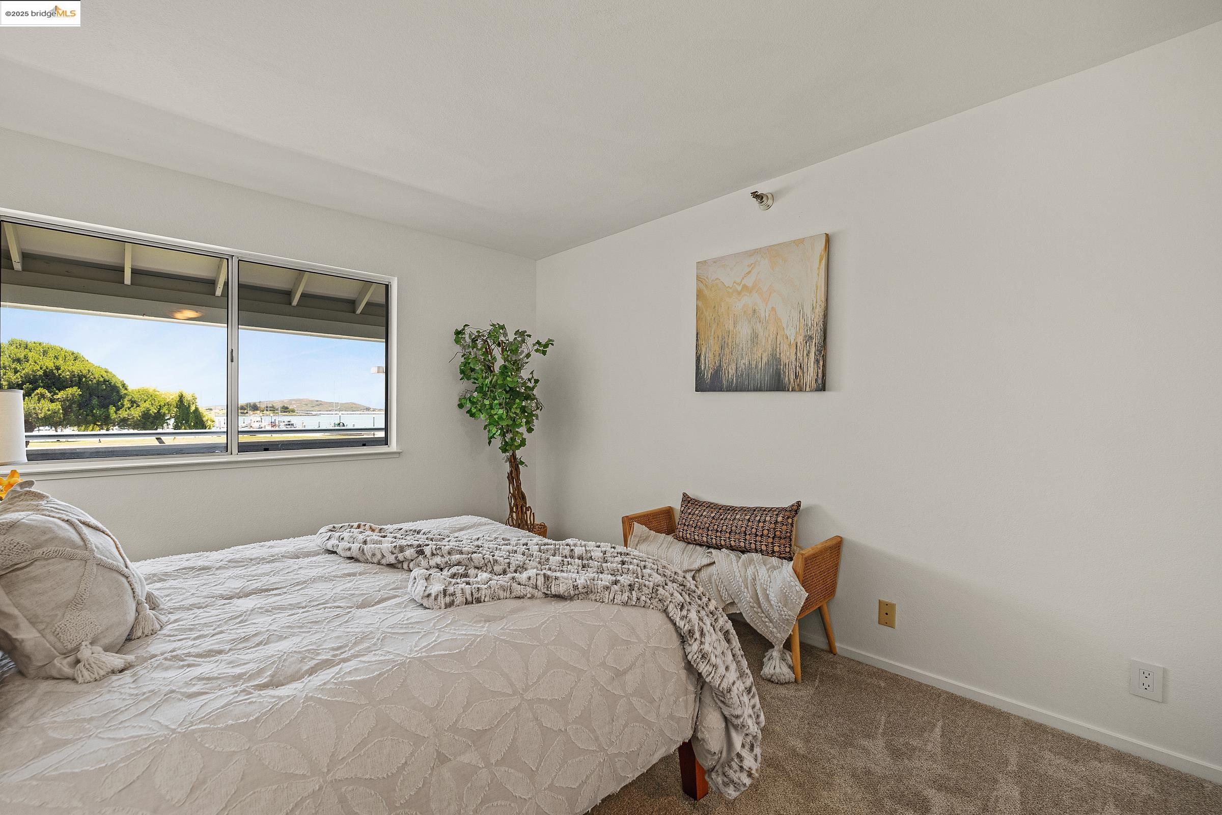 1205 Melville Sq 209