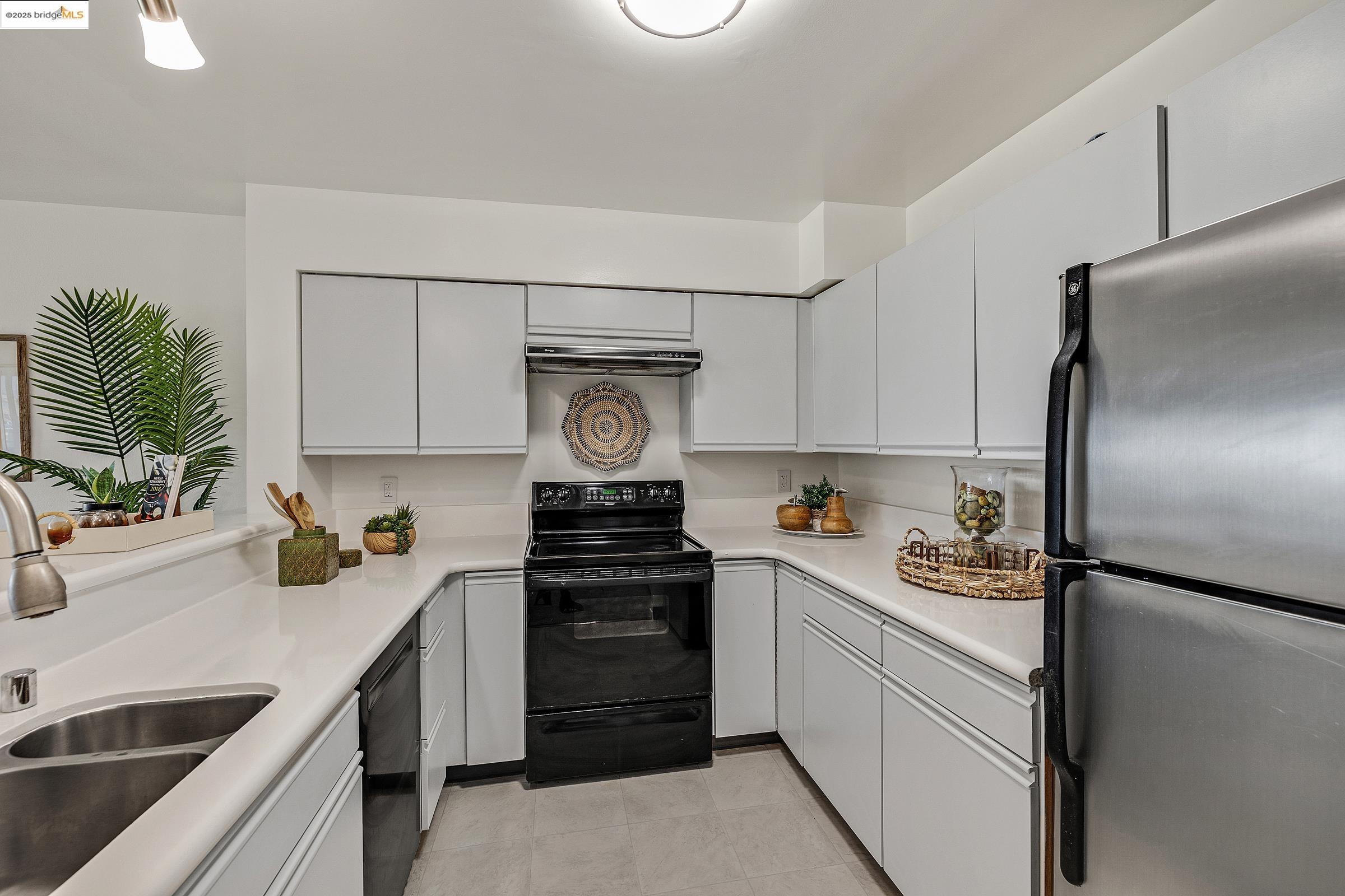 1205 Melville Sq 209