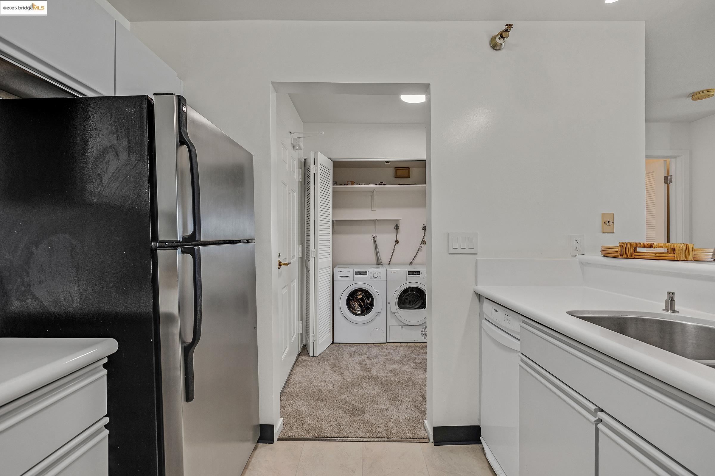 1205 Melville Sq 209