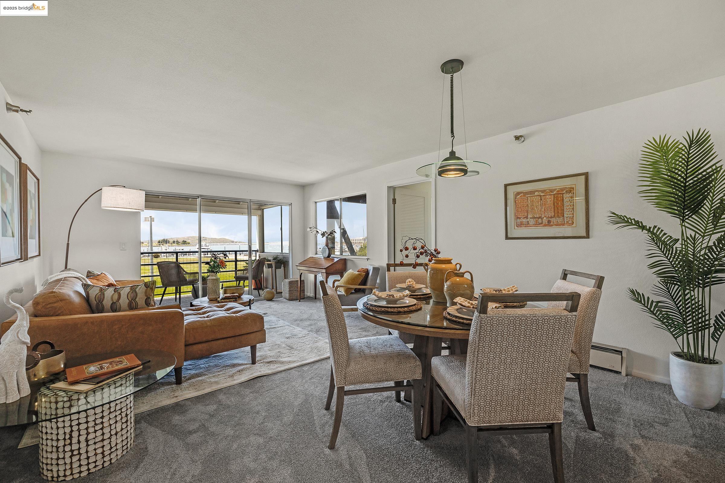 1205 Melville Sq 209